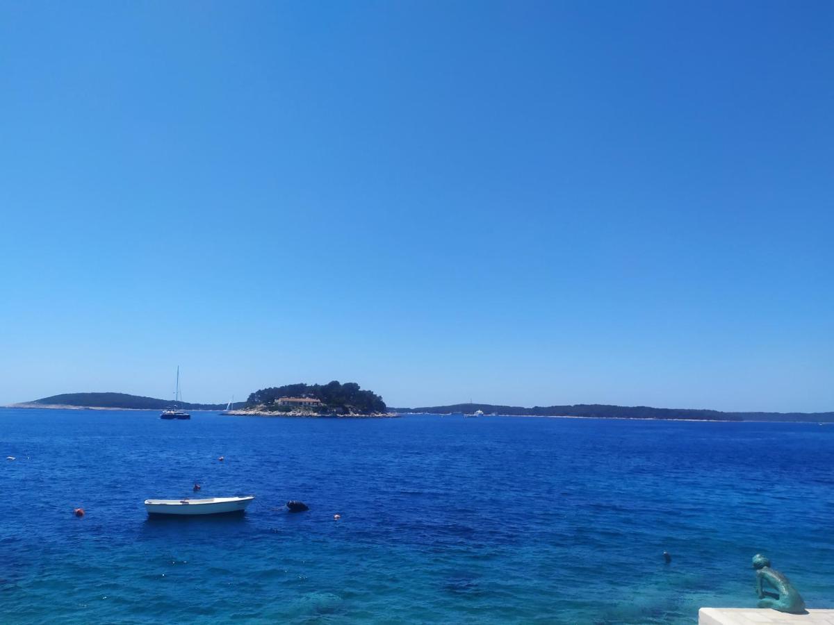 Apartment Petric Hvar Town Exterior photo